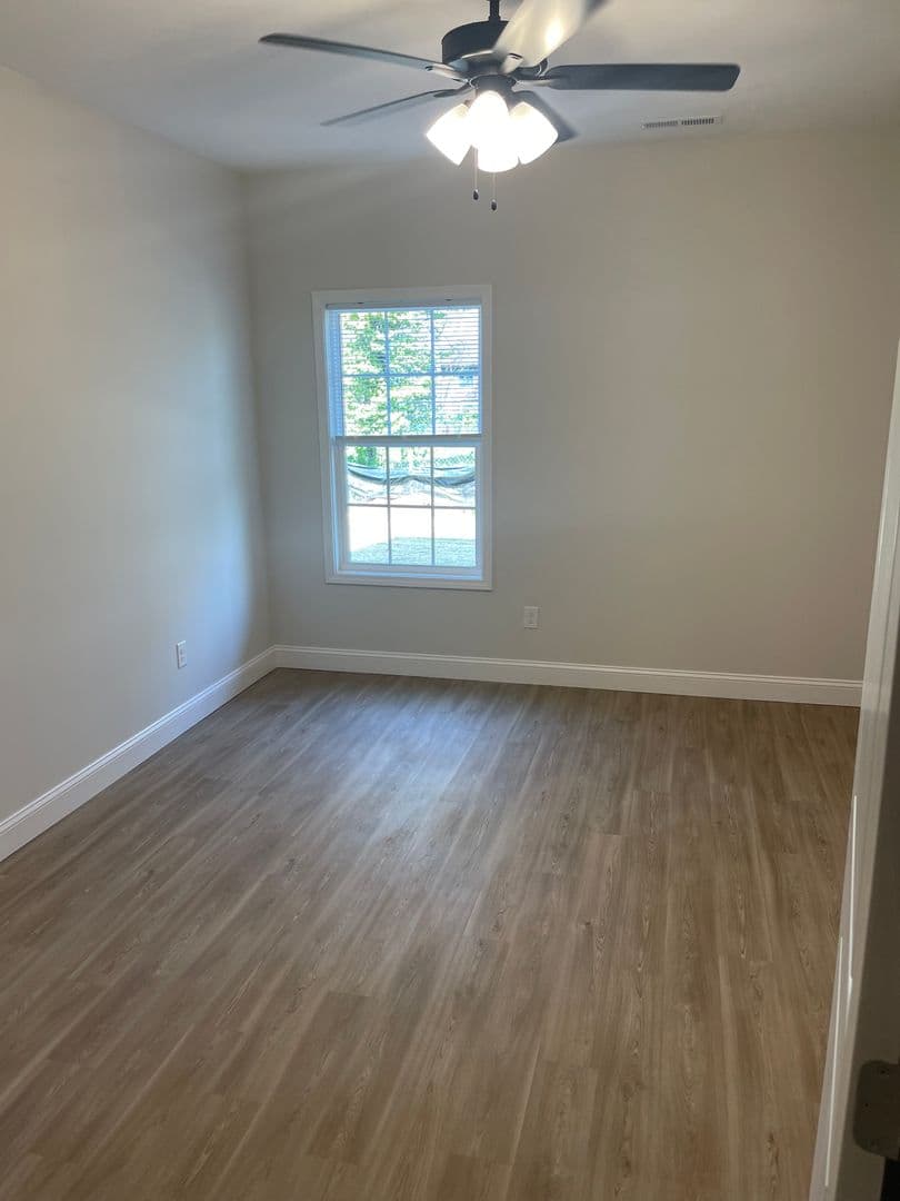 Bowling Green Apartment: 155 Megan Court #1