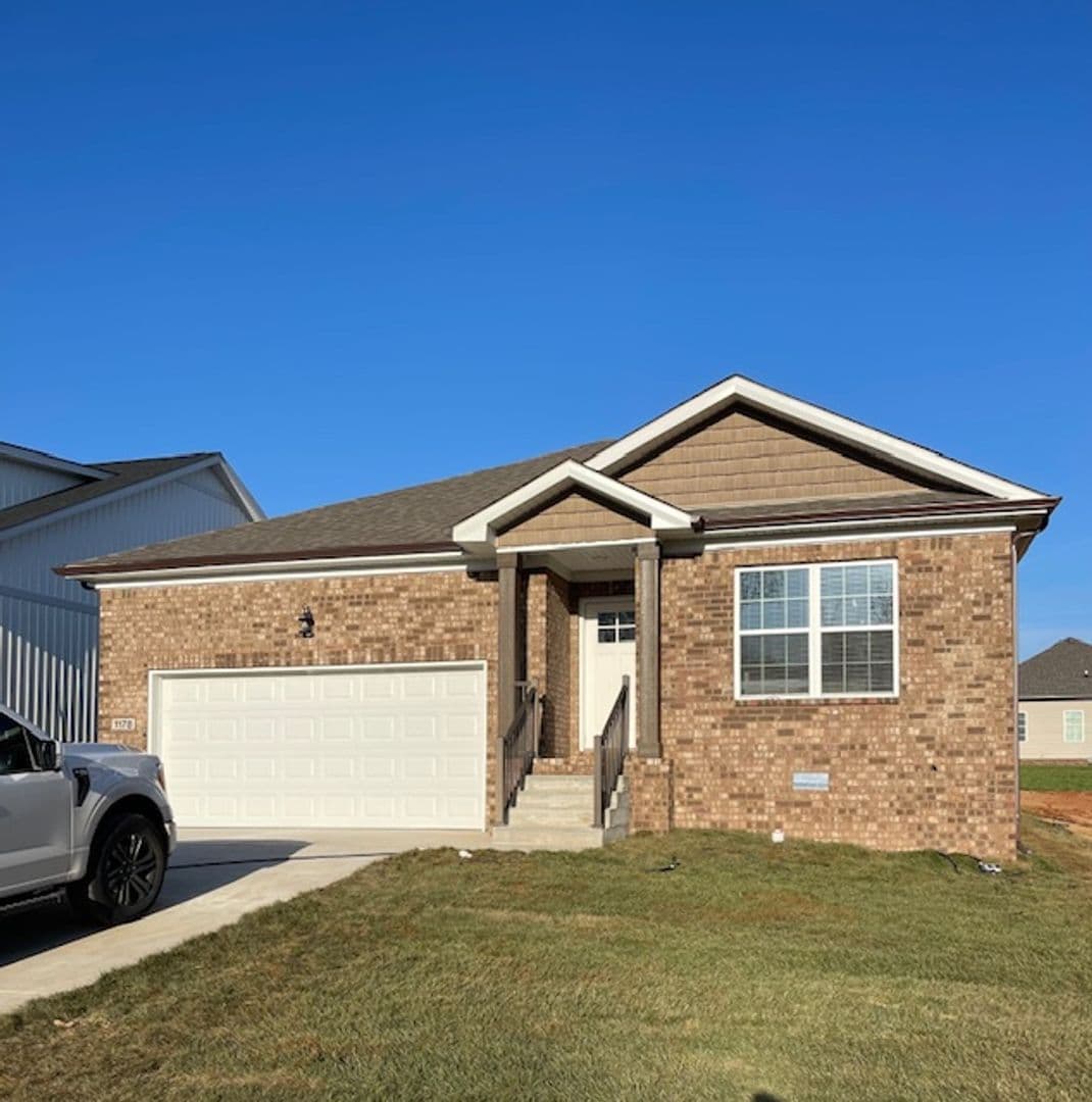 Bowling Green House: 1178 County House Lane
