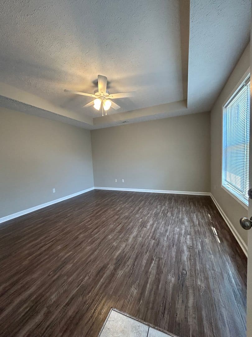 Bowling Green Apartment: 1329 Scottsville Road