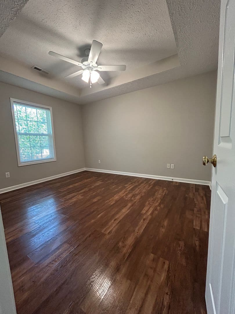 Bowling Green Apartment: 1329 Scottsville Road