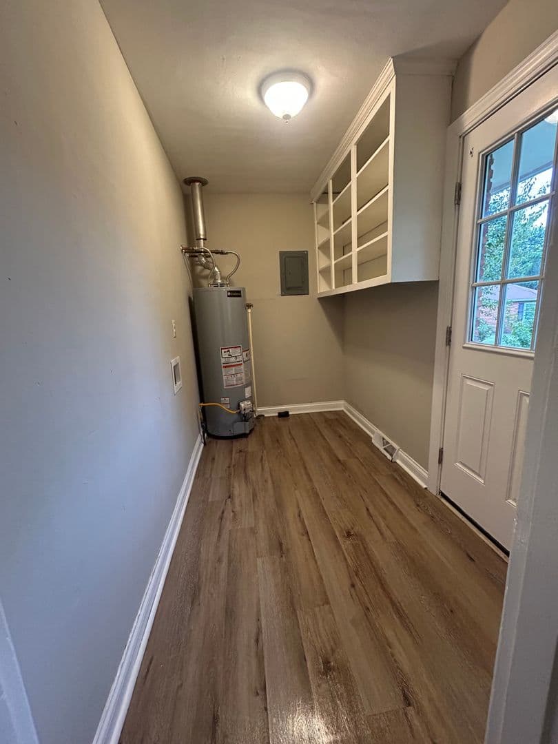 Bowling Green House: 1425 Parkhurst
