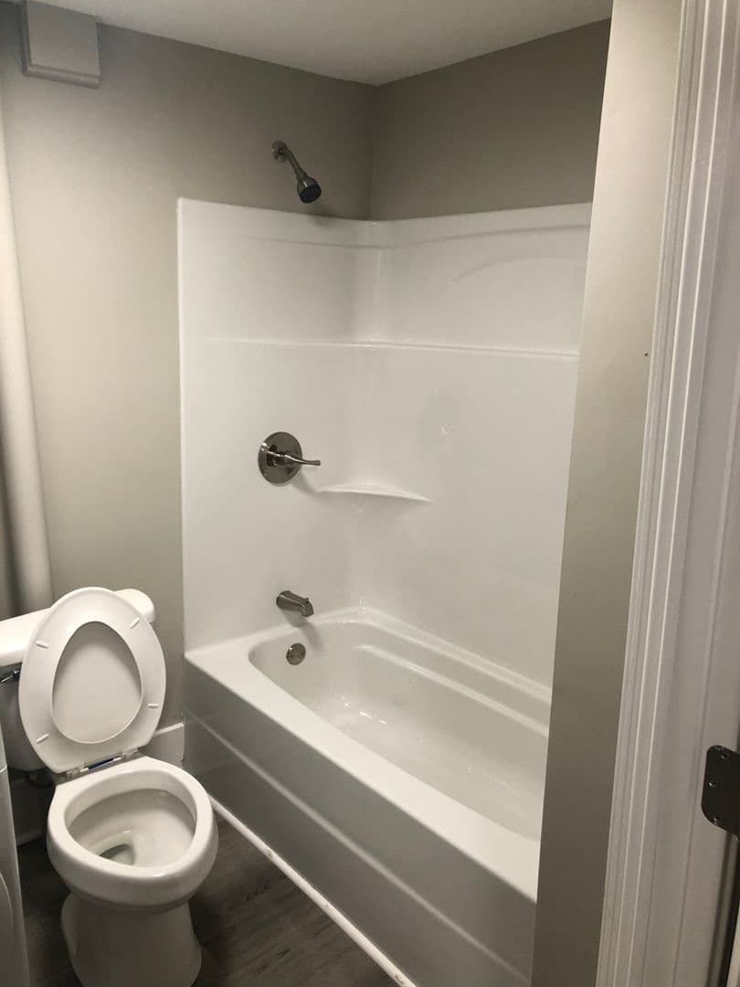 Bowling Green Apartment: 1438 Indianola