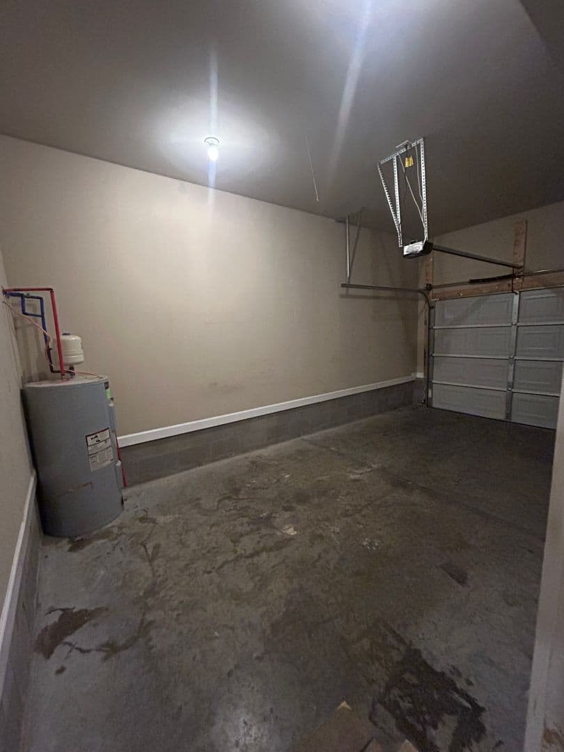 Bowling Green Apartment: 208 Moss Creek