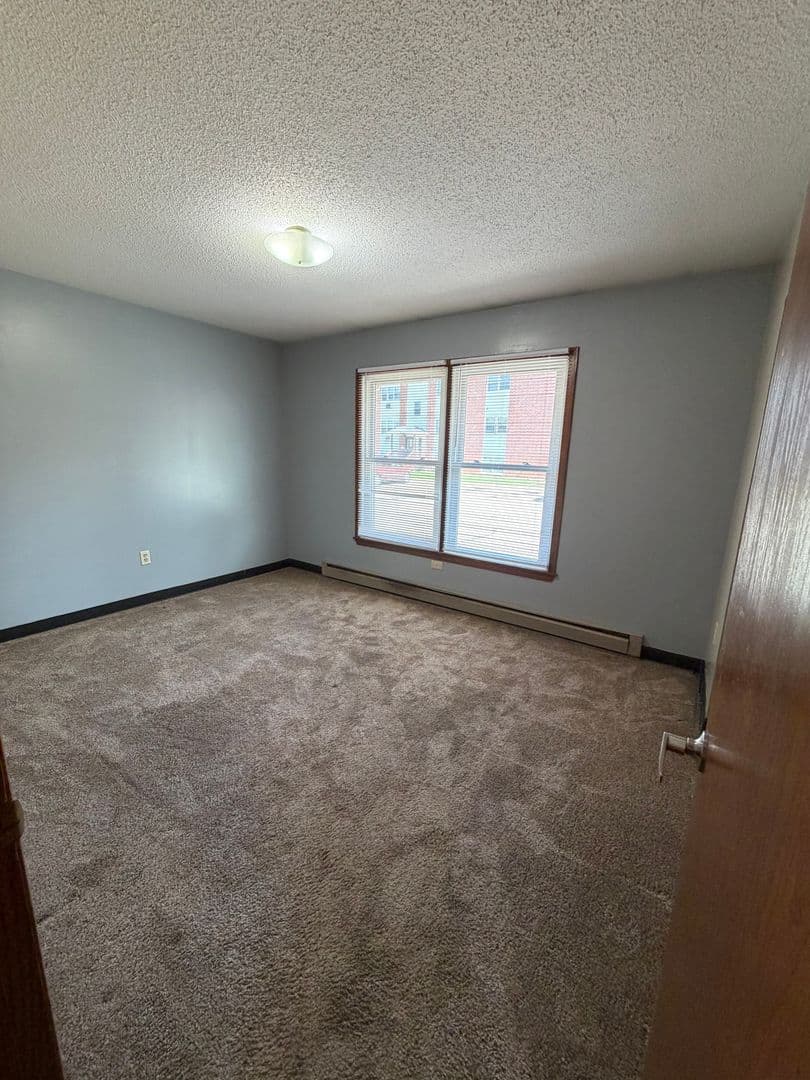 Black River Falls Apartment: 517 N 8th Street