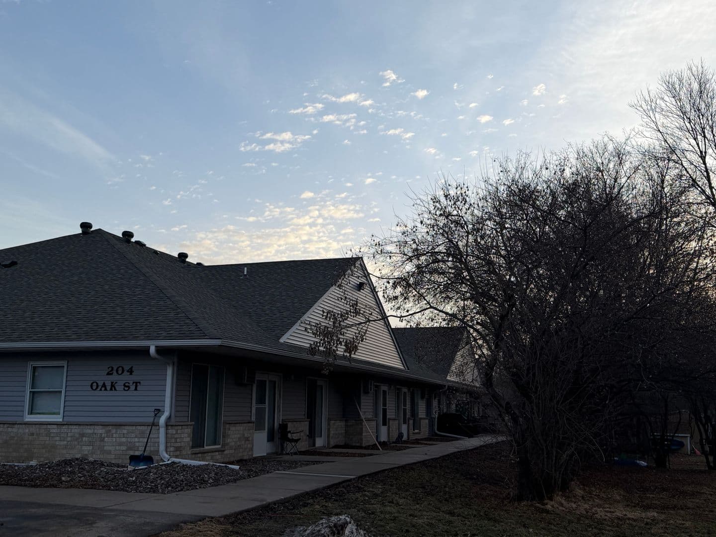 Woodville Apartment: 204 Oak Street
