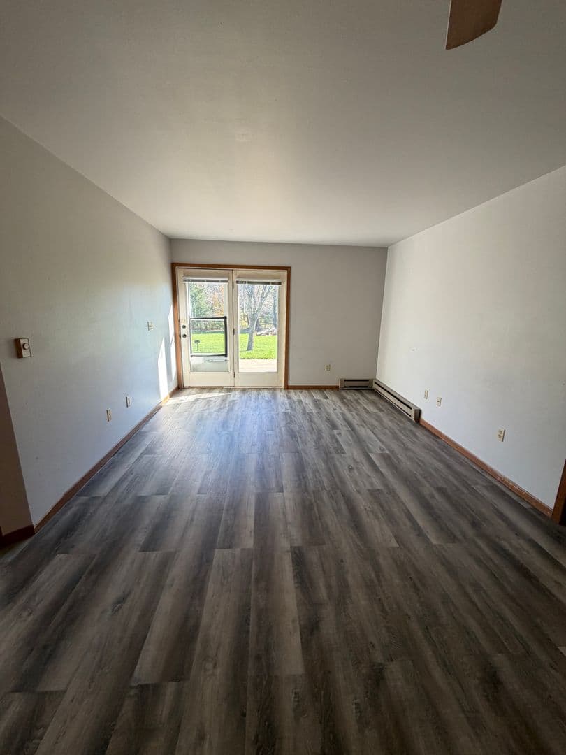 Woodville Apartment: 200 Oak Street