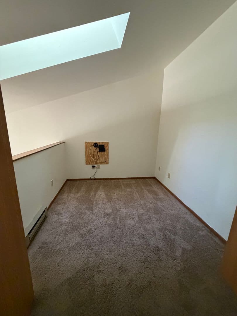 Woodville Apartment: 202 Oak Street