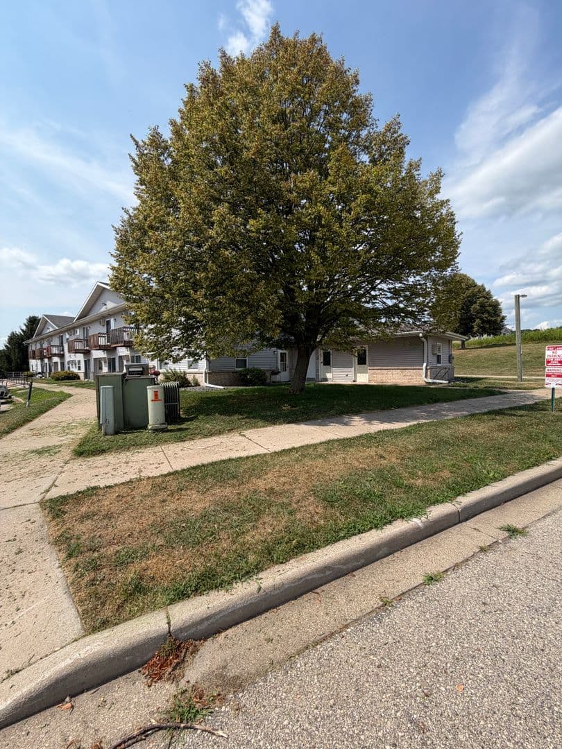 Black River Falls Apartment: 145 Rye Bluff Road