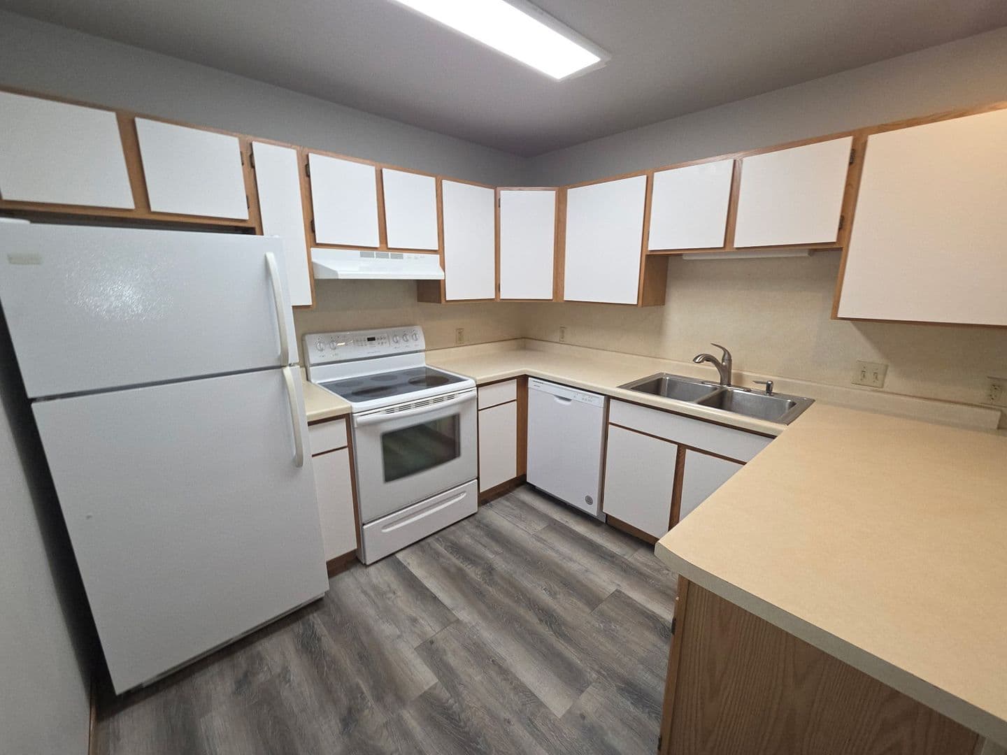 Woodville Apartment: 200 Oak Street