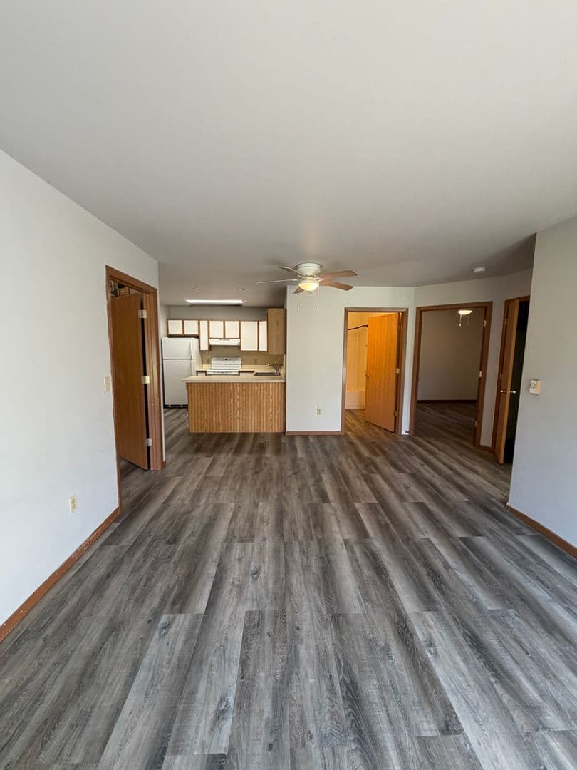 Woodville Apartment: 200 Oak Street