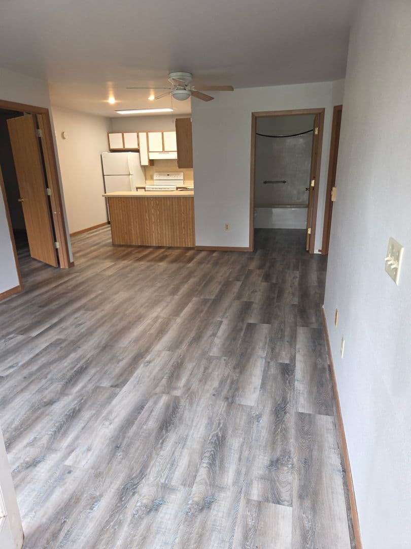 Woodville Apartment: 200 Oak Street