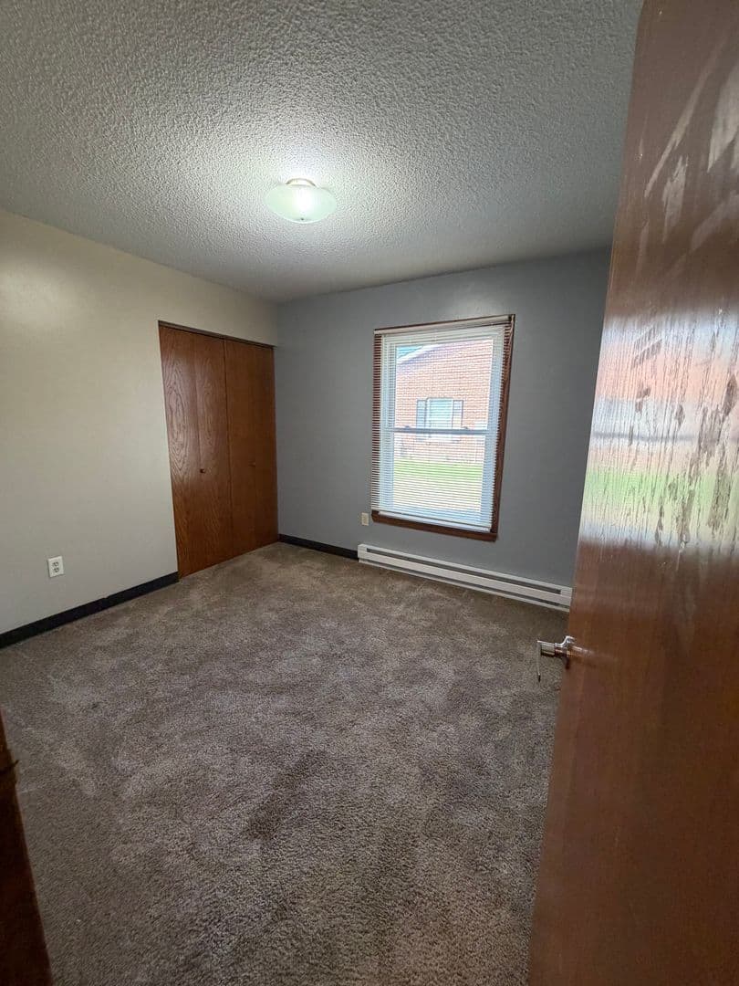 Black River Falls Apartment: 517 N 8th Street