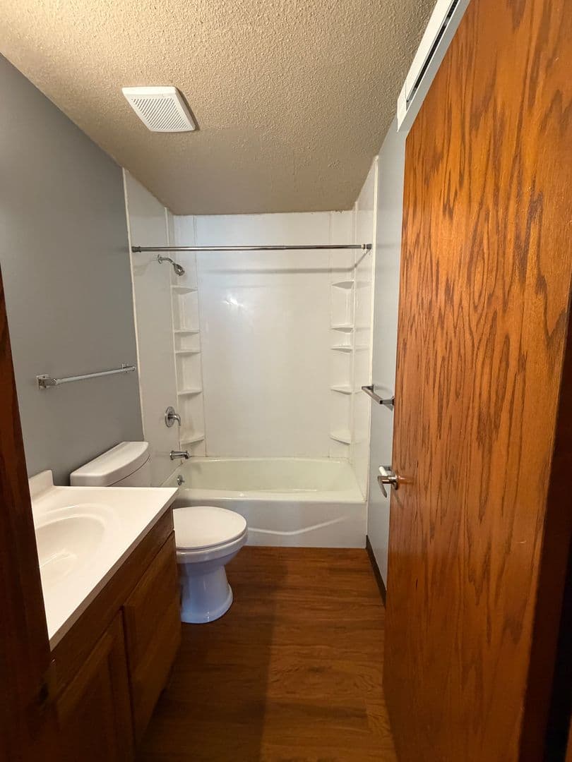 Black River Falls Apartment: 517 N 8th Street