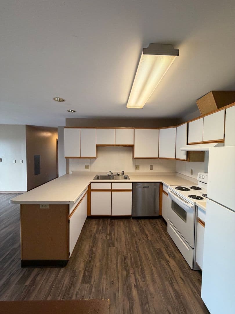 Black River Falls Apartment: 145 Rye Bluff Road