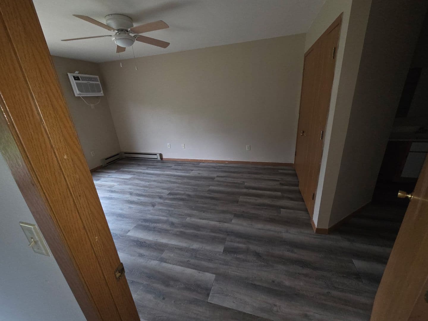 Woodville Apartment: 200 Oak Street