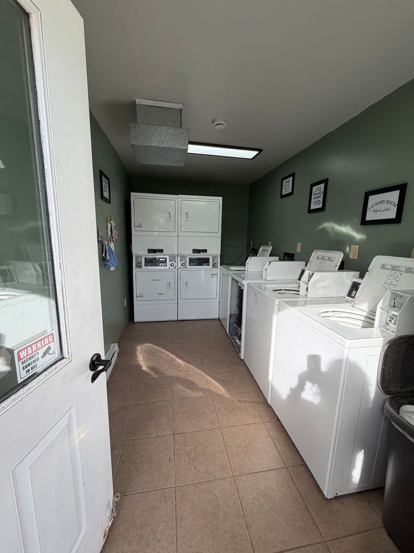 Woodville Apartment: 204 Oak Street