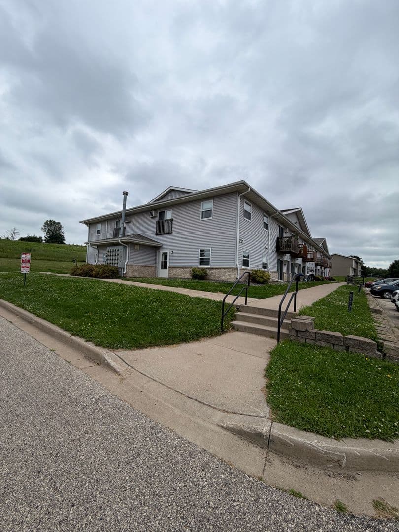 Black River Falls Apartment: 155 Rye Bluff Rd