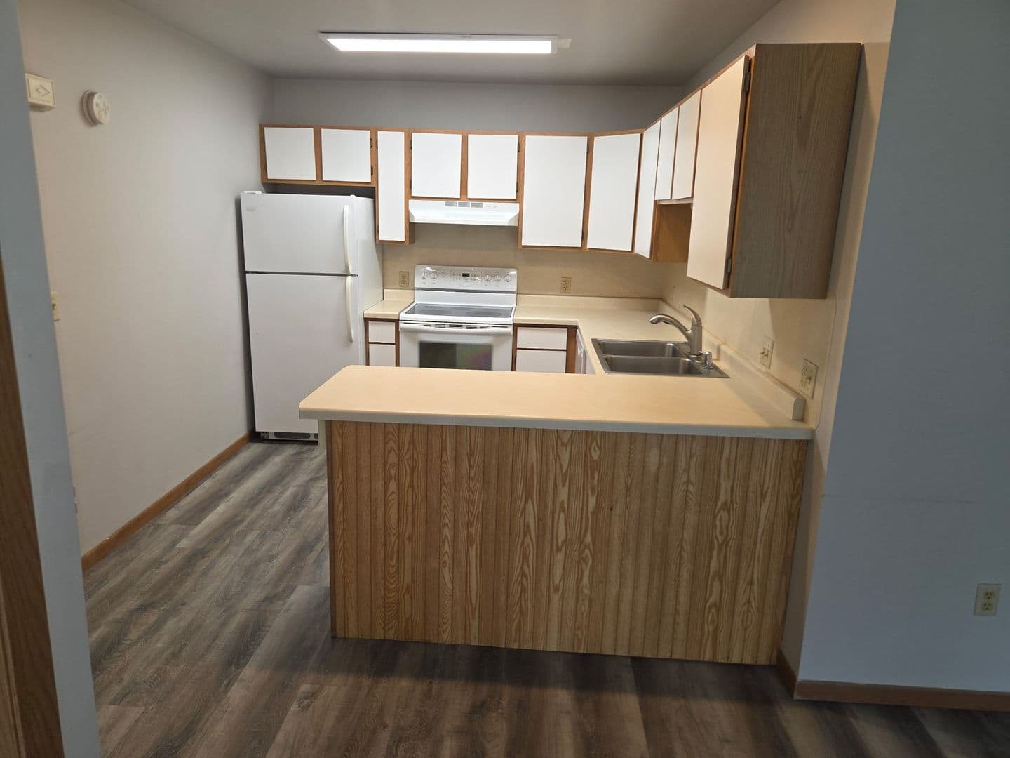 Woodville Apartment: 200 Oak Street