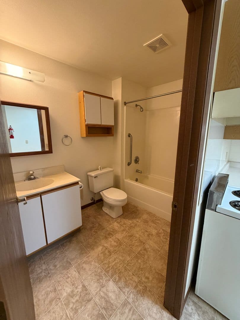 Black River Falls Apartment: 145 Rye Bluff Road