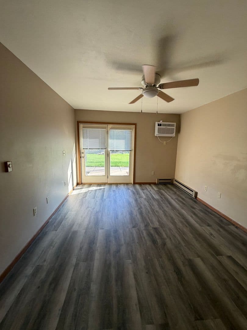 Woodville Apartment: 200 Oak Street