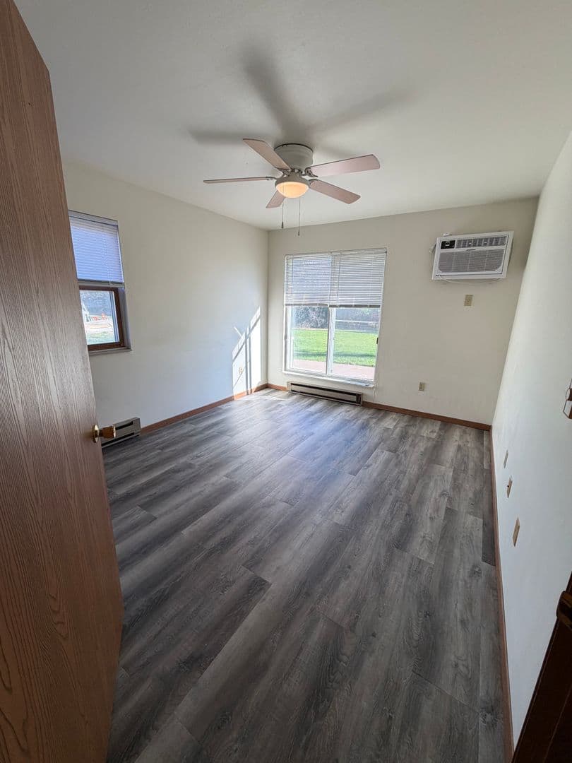 Woodville Apartment: 200 Oak Street