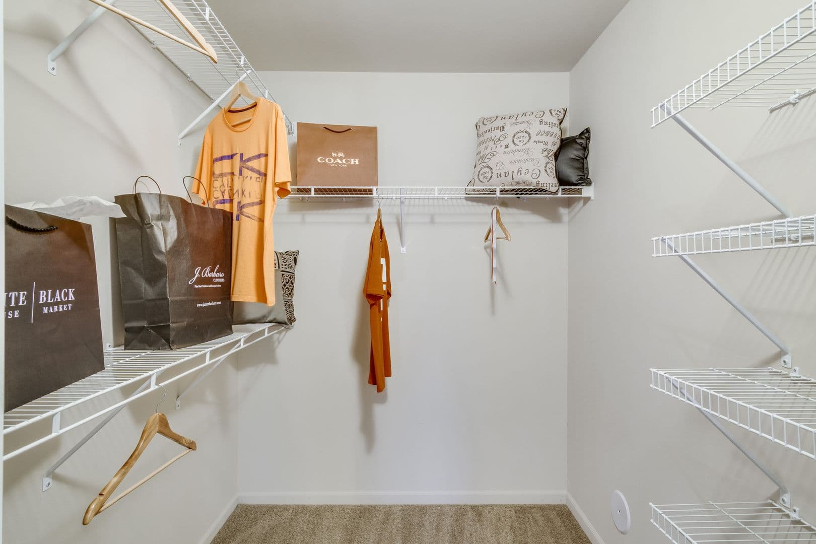 Auburn Hills Apartment: 124 Optimist Court