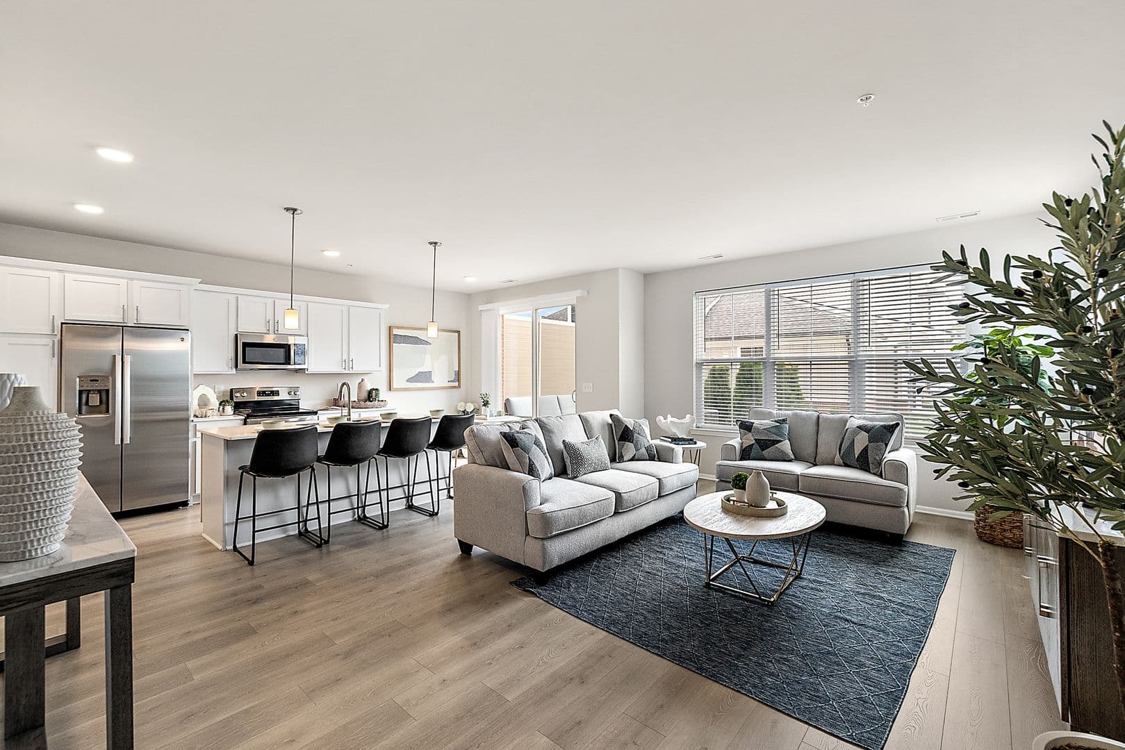 Auburn Hills Apartment: 124 Optimist Court