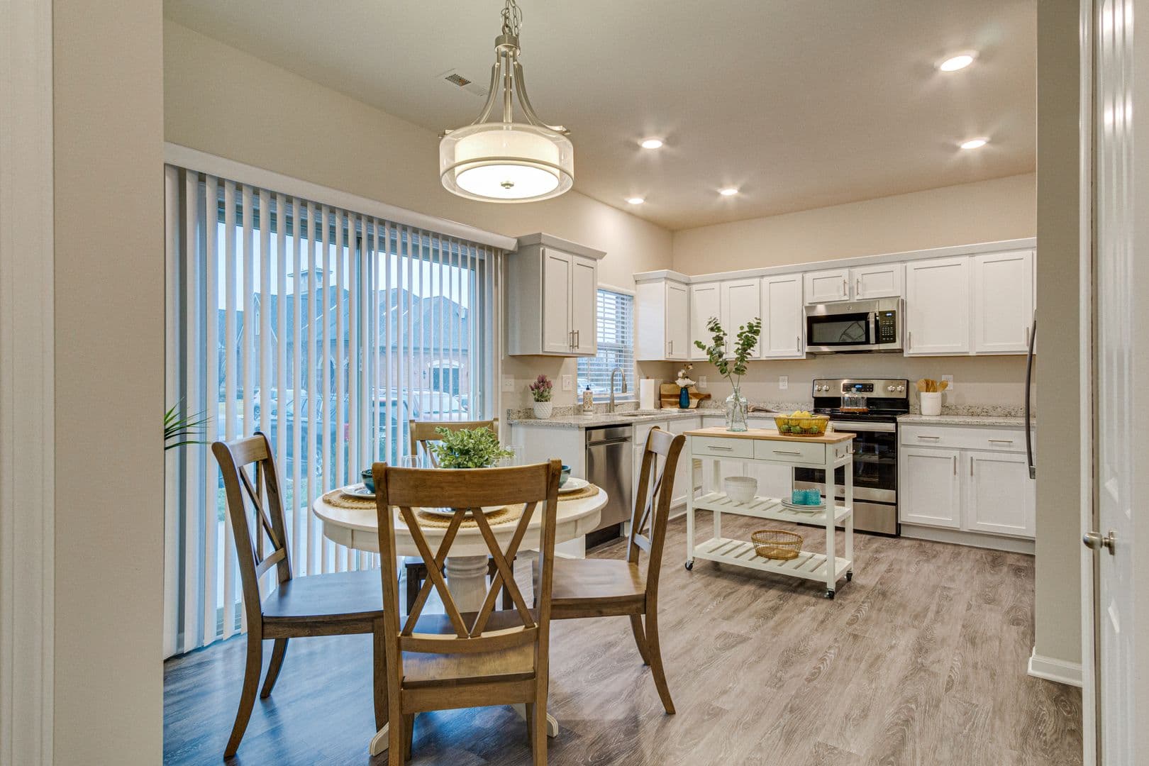 Clinton Township Apartment: 17721 Montage
