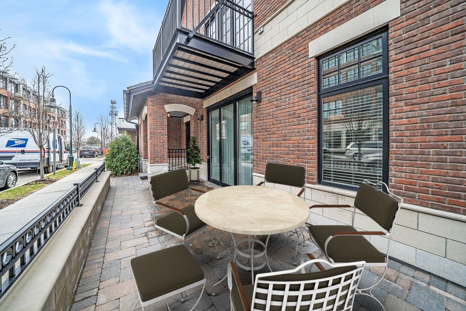 Rochester Townhome: 303 East University