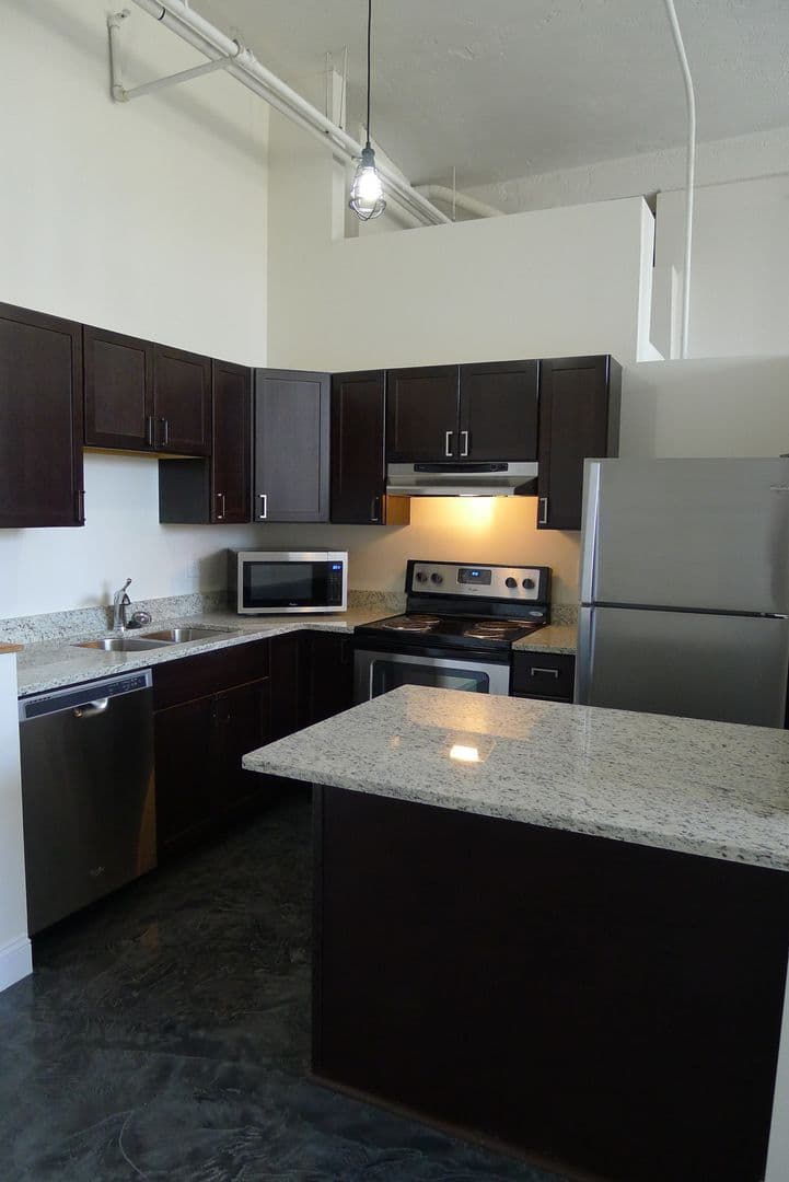 Detroit Apartment: 4600 Woodward