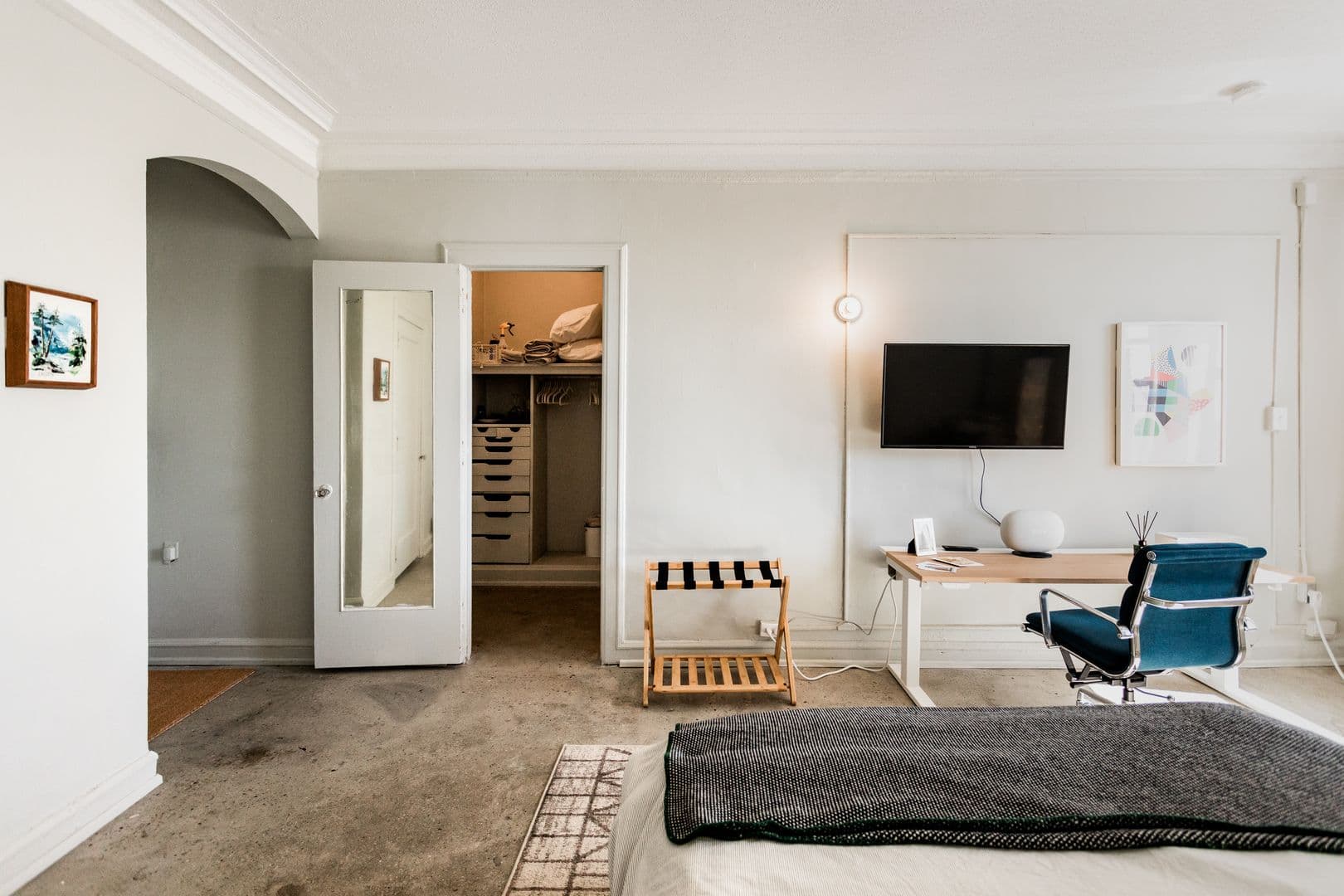 Detroit Apartment: 5440 Cass Ave