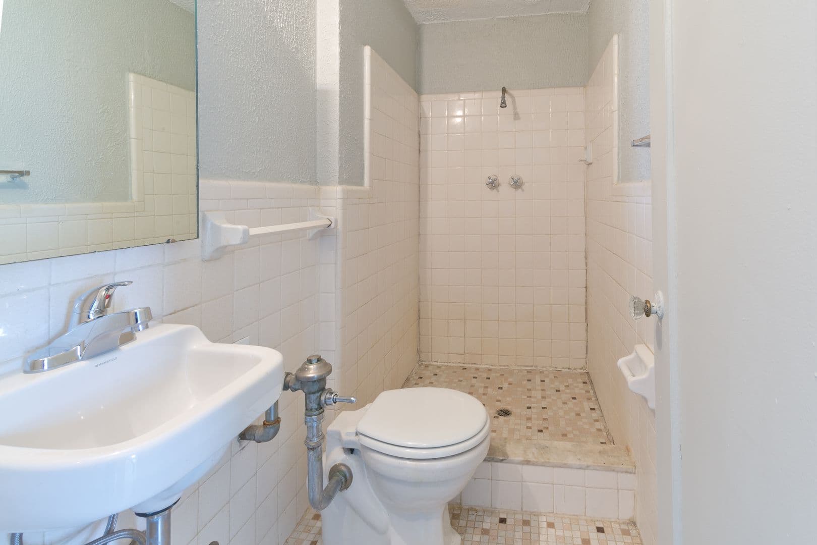 Detroit Apartment: 5440 Cass Ave
