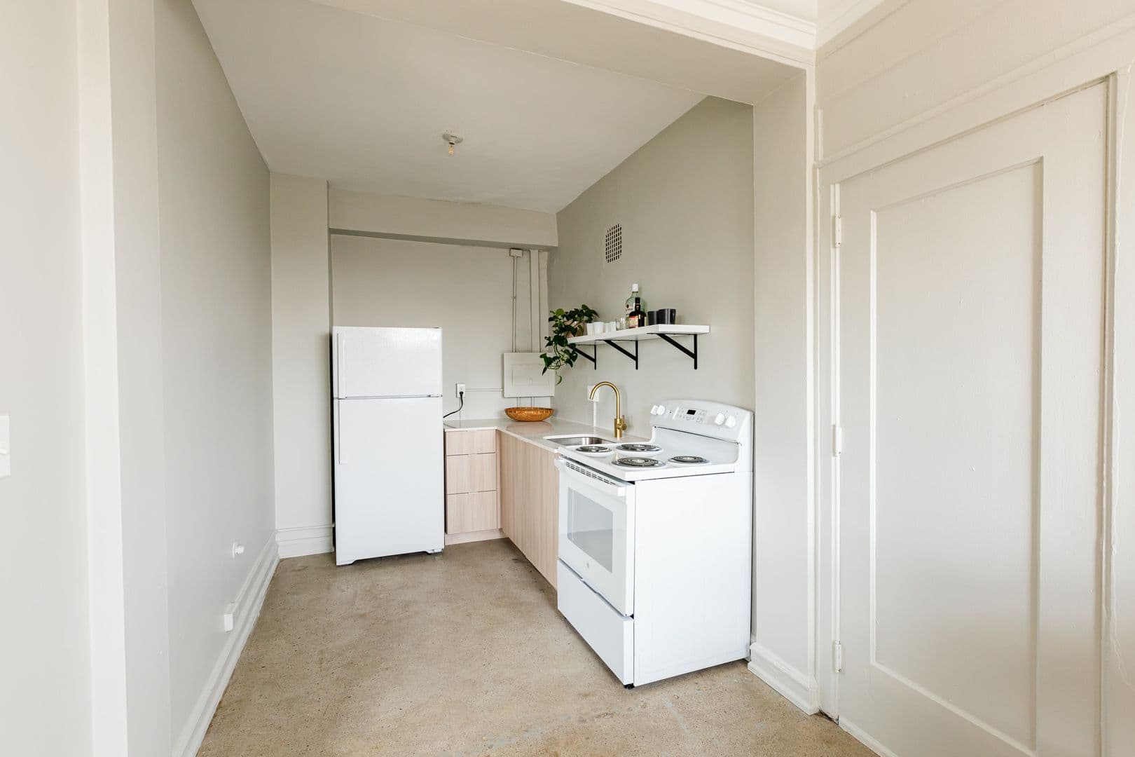 Detroit Apartment: 5440 Cass Ave