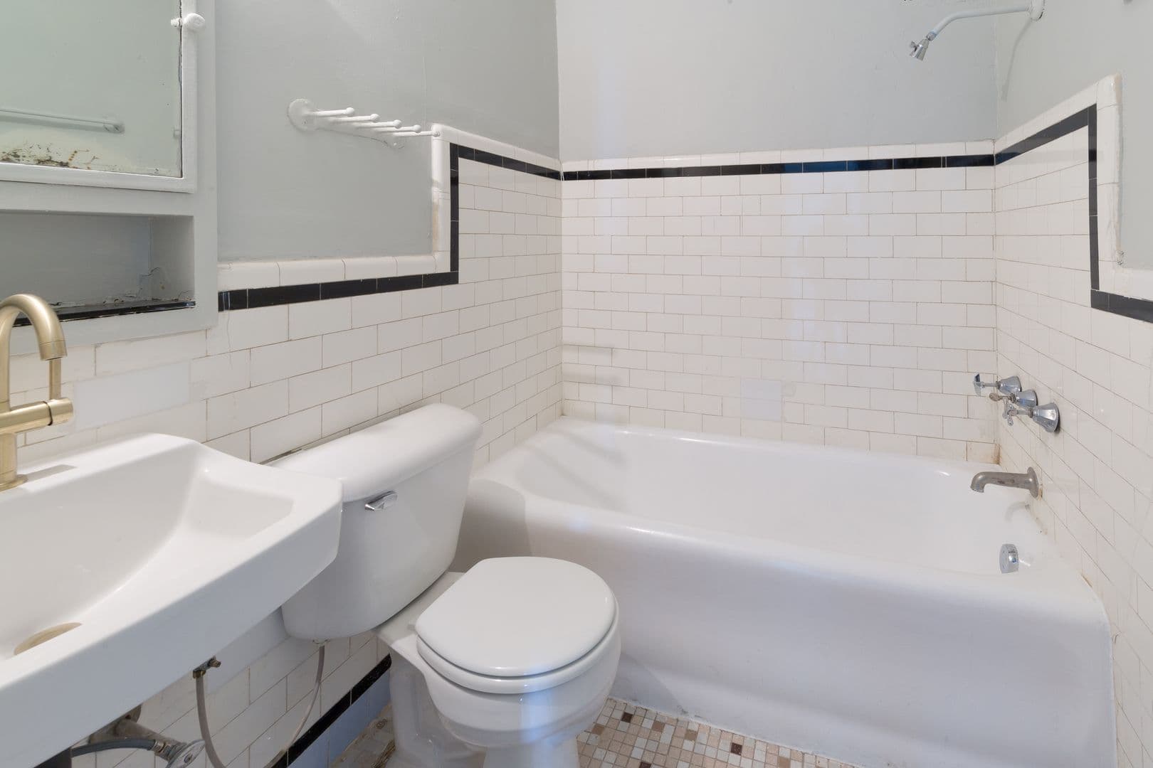 Detroit Apartment: 5440 Cass Ave
