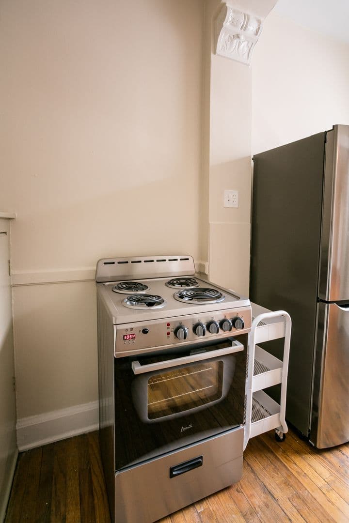 Detroit Apartment: 127 Seward Ave