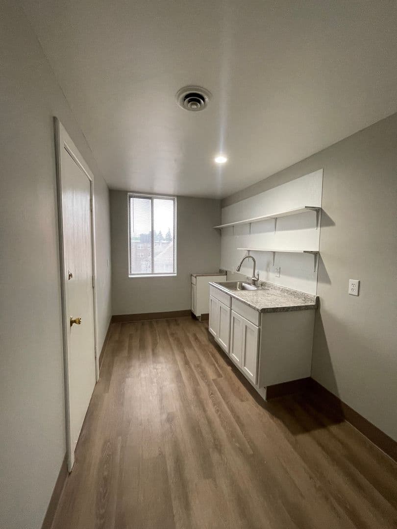Detroit Apartment: 1400 Seward Street