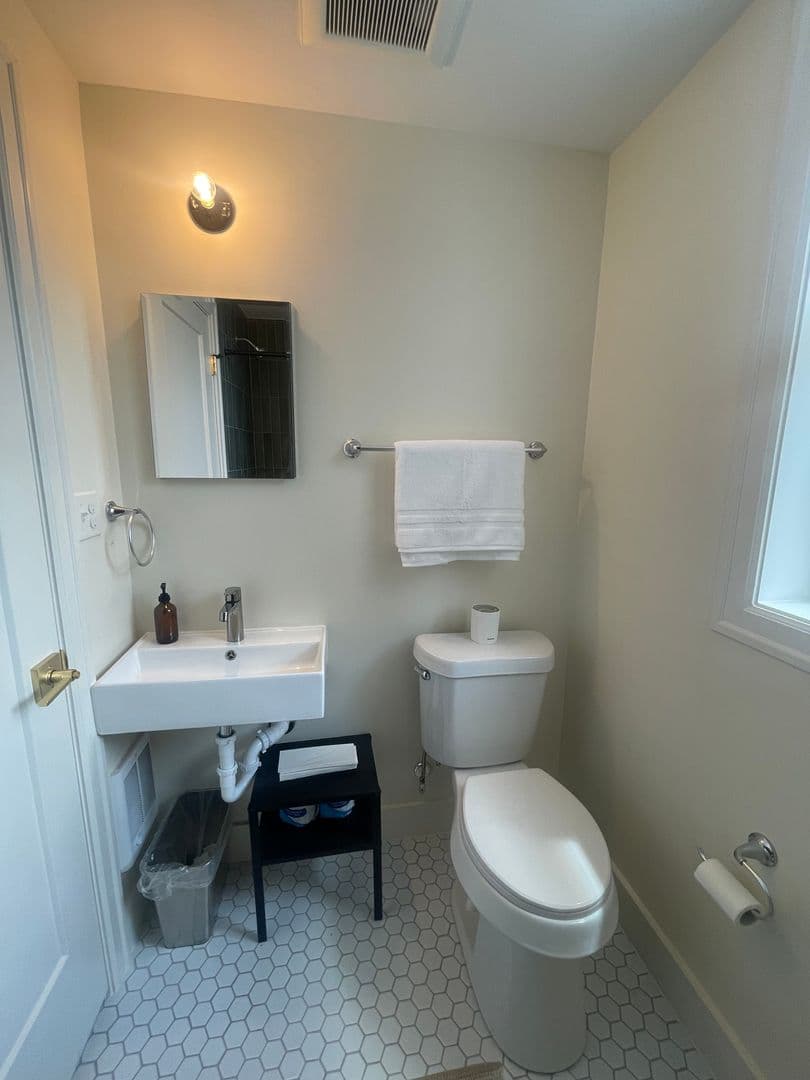 Detroit Apartment: 6465 Sterling St