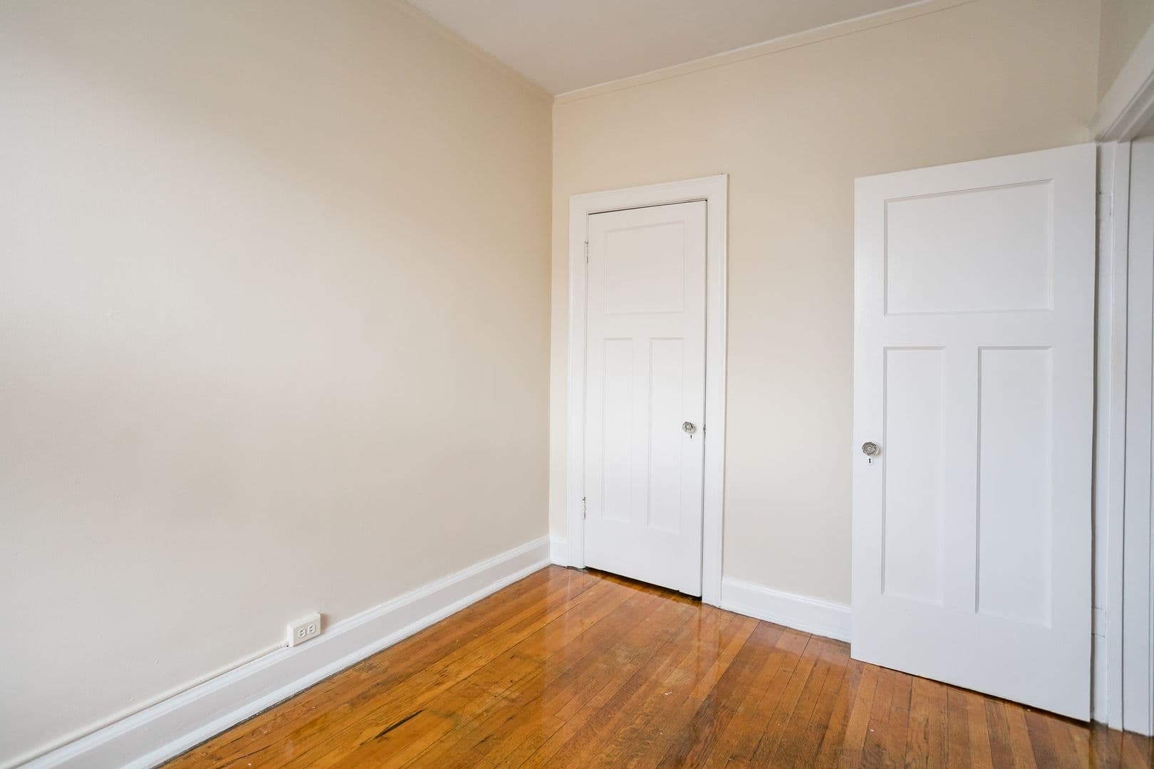 Detroit Apartment: 127 Seward Ave