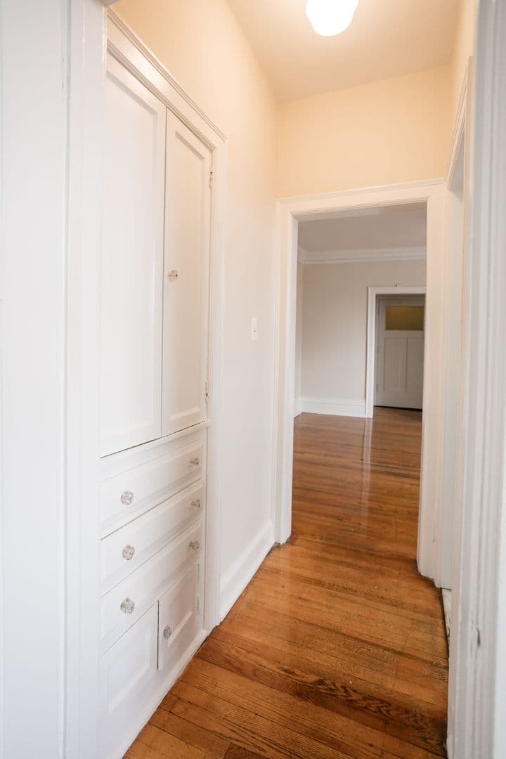 Detroit Apartment: 127 Seward Ave