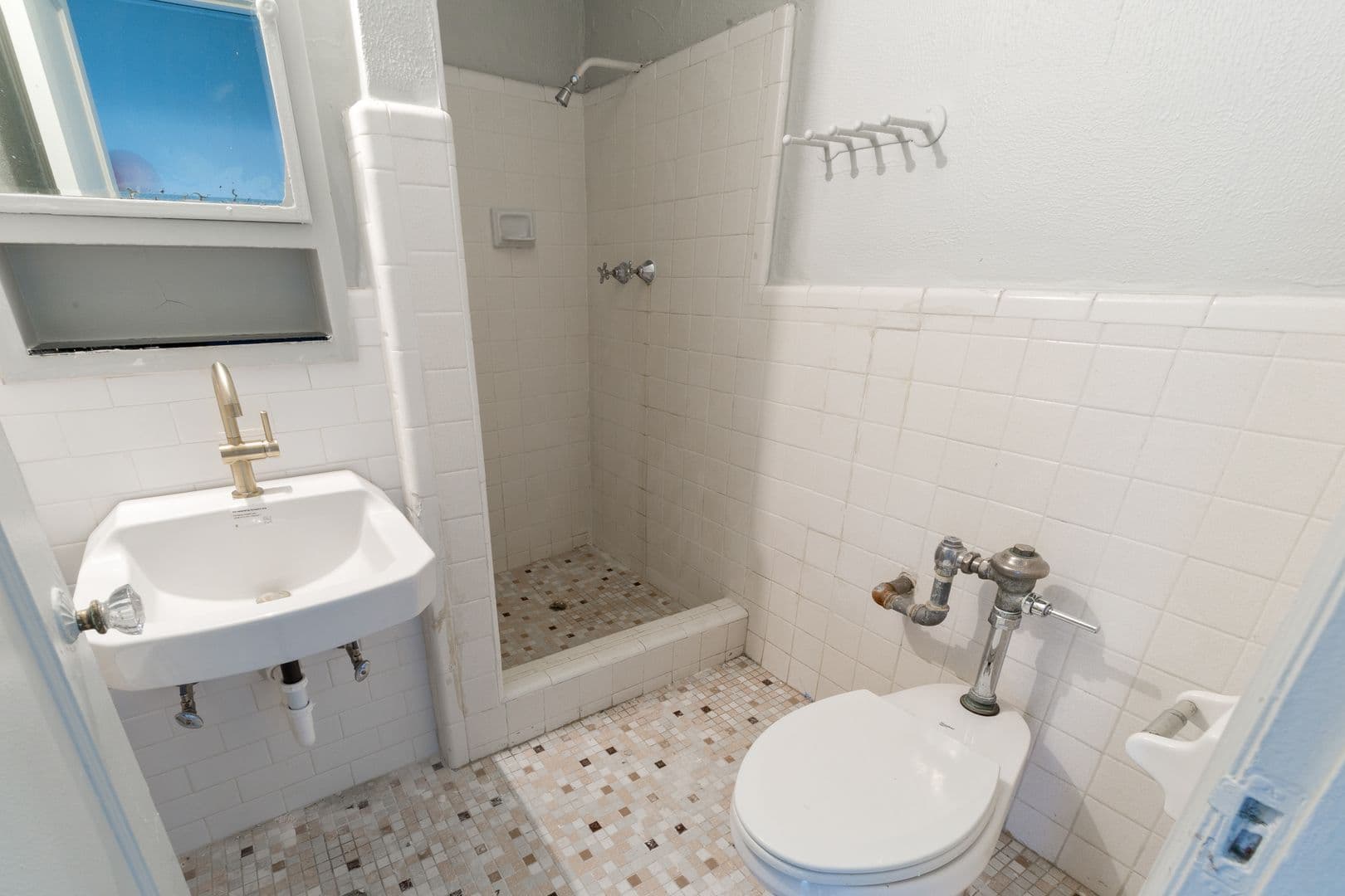 Detroit Apartment: 5440 Cass Ave