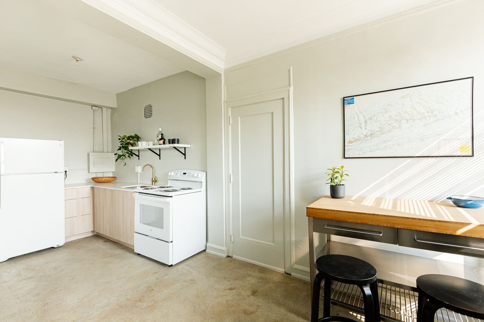 Detroit Apartment: 5440 Cass Ave