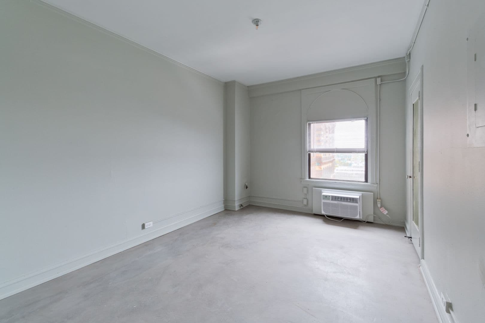 Detroit Apartment: 5440 Cass Ave
