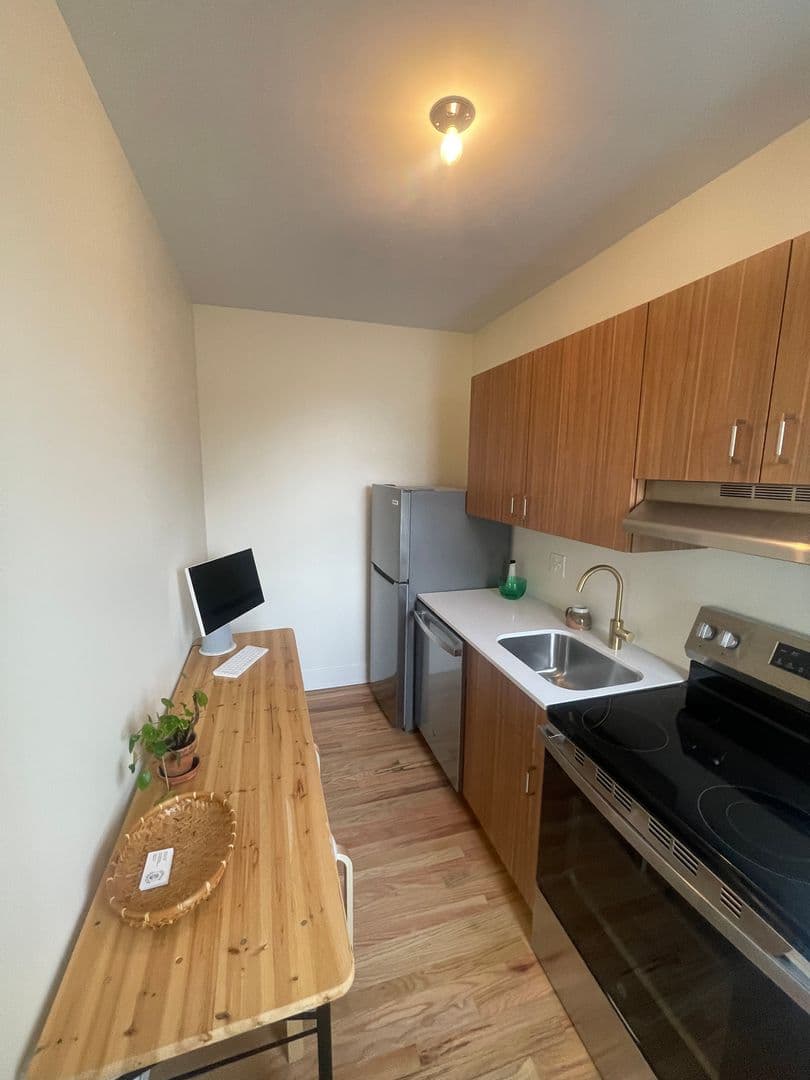 Detroit Apartment: 6465 Sterling St