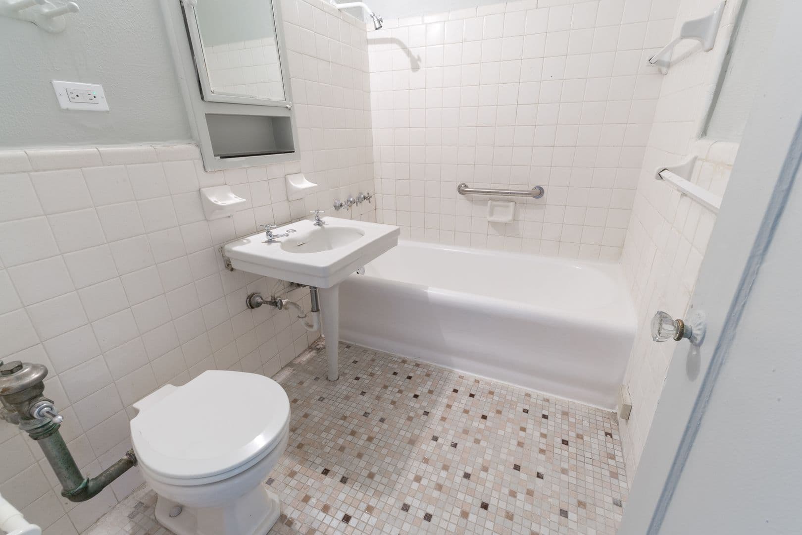 Detroit Apartment: 5440 Cass Ave