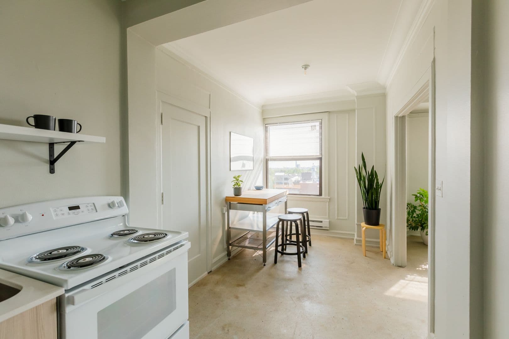 Detroit Apartment: 5440 Cass Ave