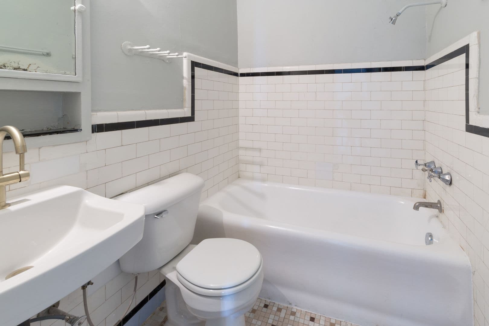 Detroit Apartment: 5440 Cass Ave