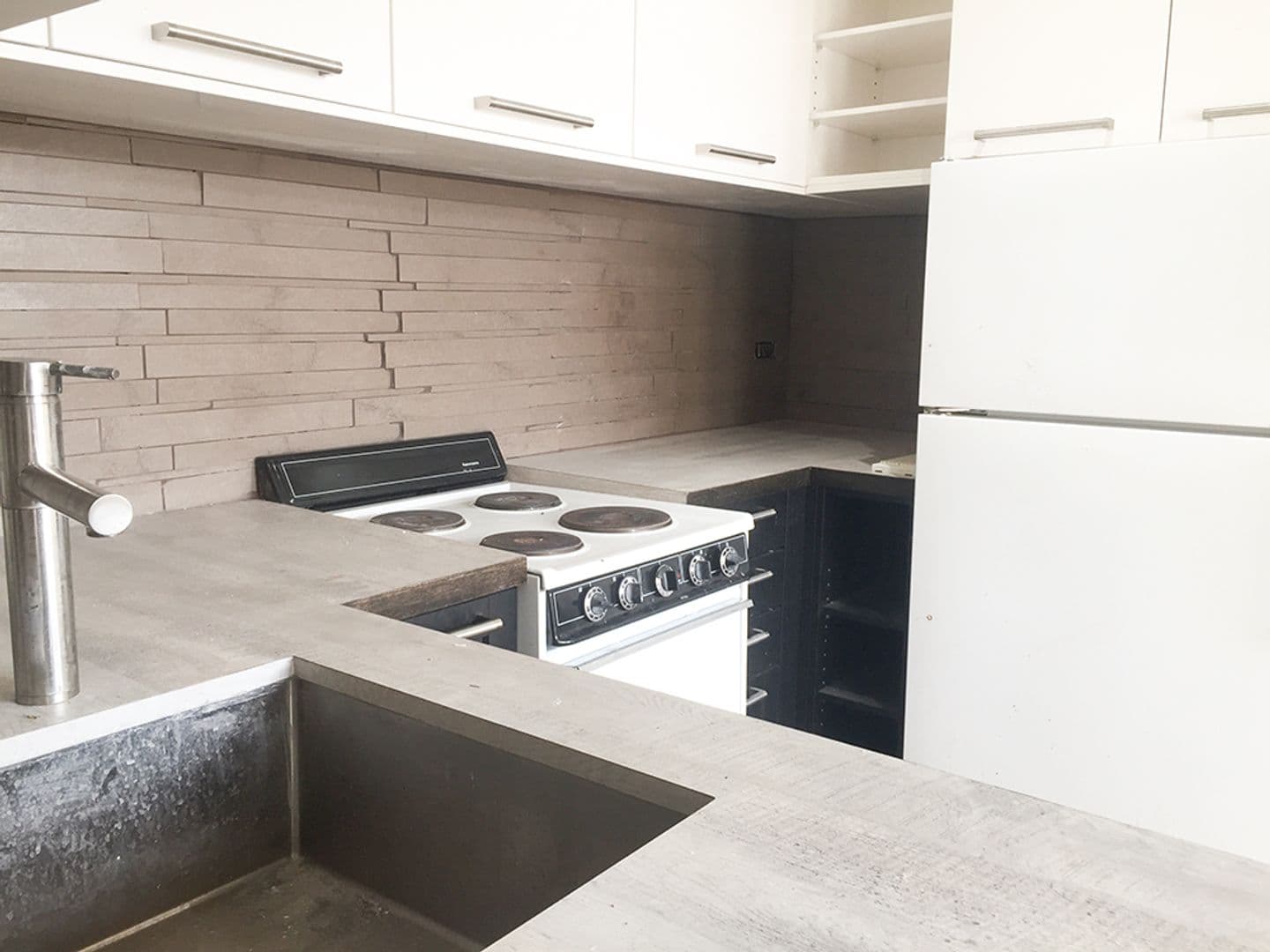 Detroit Apartment: 127 Seward Ave