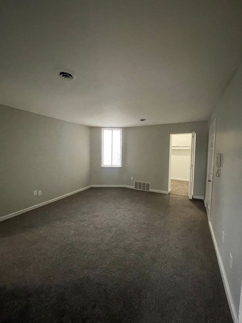 Detroit Apartment: 1400 Seward Street