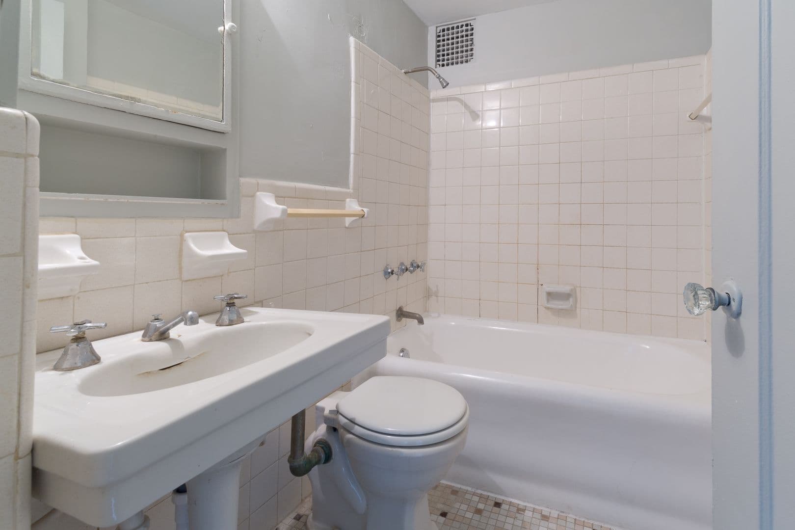 Detroit Apartment: 5440 Cass Ave