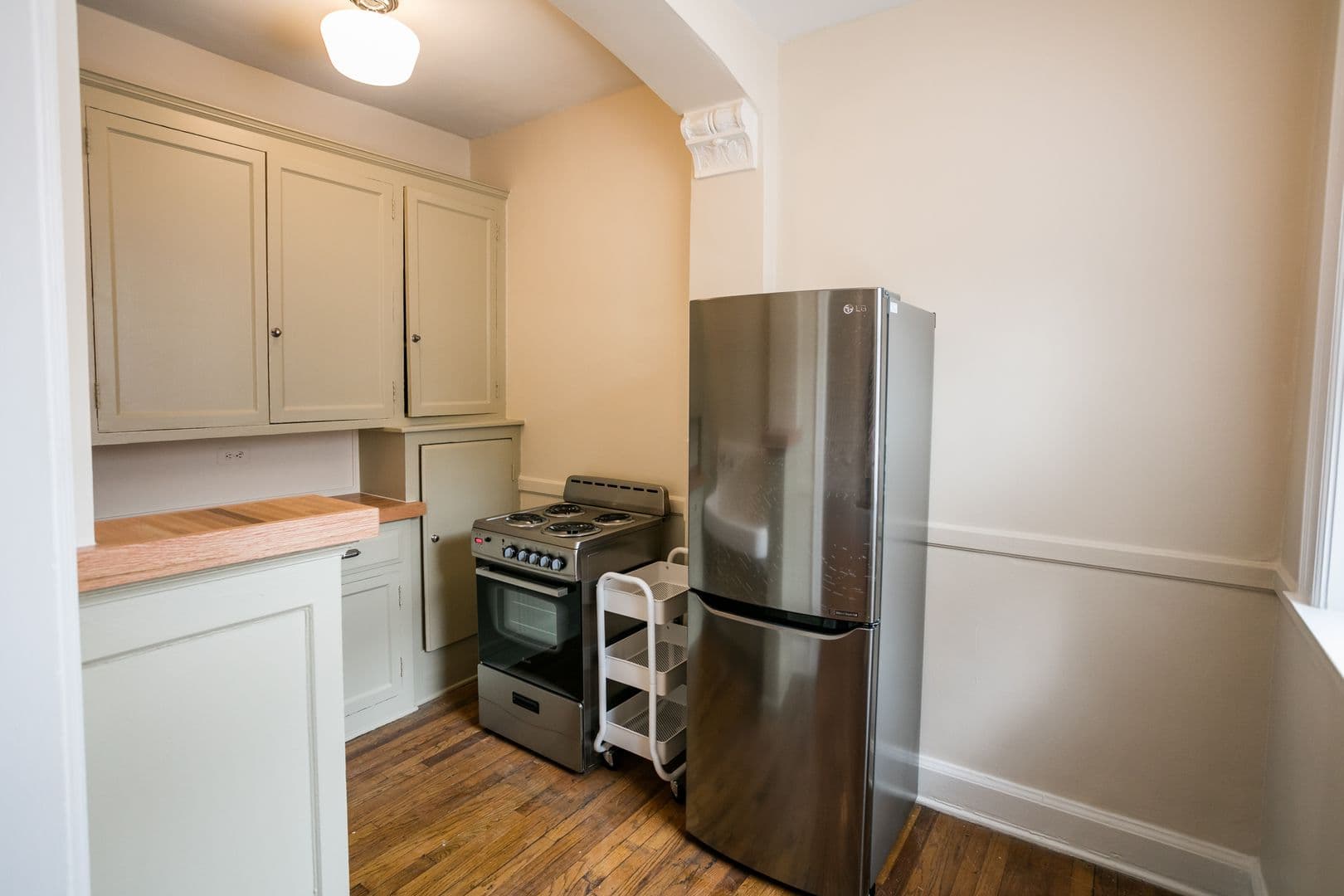 Detroit Apartment: 127 Seward Ave
